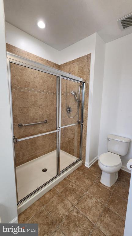 Building Photo - 245 Breeders Cup Dr