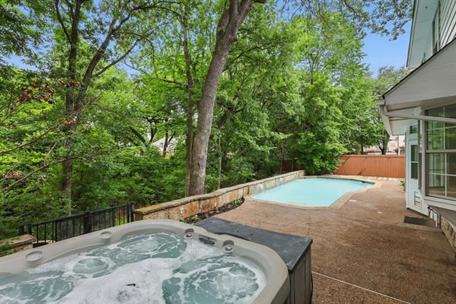 Building Photo - 4204 Crescent Dr