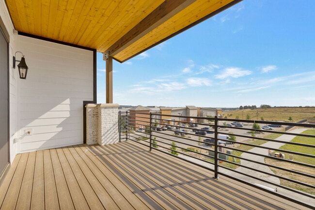 Building Photo - 410 Superior Dr