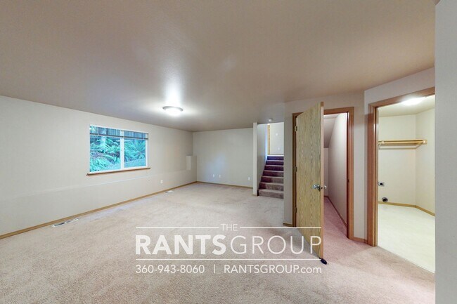 Building Photo - Great Location!  Quiet Neighborhood!