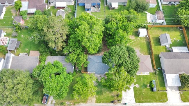 Building Photo - 2707 Mc Nay Dr