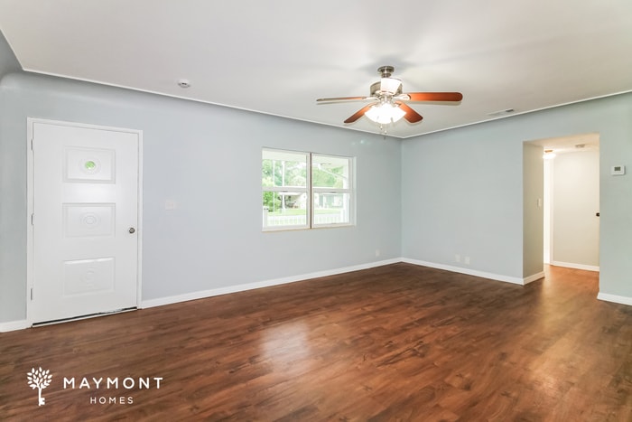 Building Photo - 5515 E Live Oak Ln