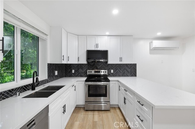 Building Photo - 17000 Burbank Blvd