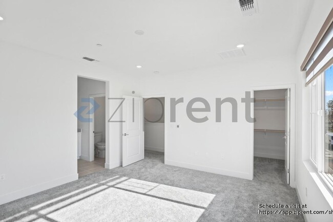 Building Photo - 53 W San Francisco Dr