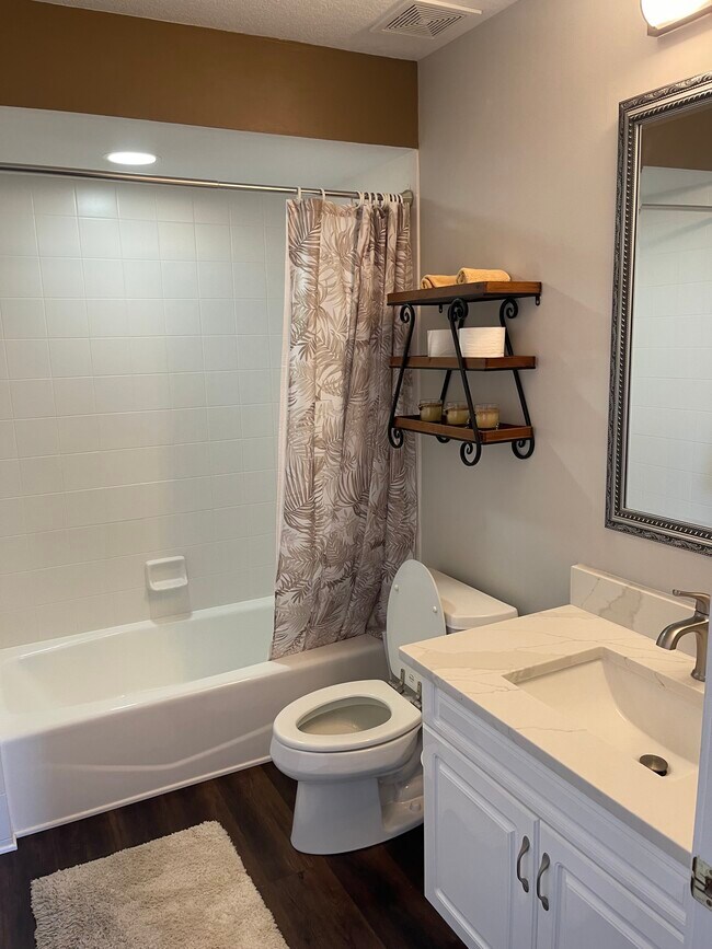 Building Photo - 4620 Riverwalk Village Ct