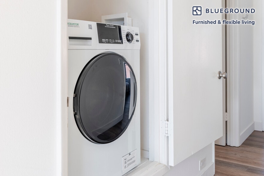 Building Photo - 801 Middlefield Rd