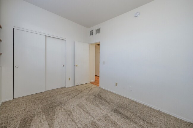 Building Photo - 2927 N Cardell Cir