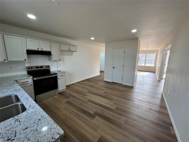 Building Photo - 4613 SE 78th St