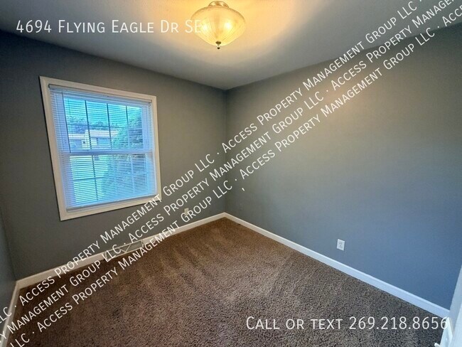 Building Photo - 4694 Flying Eagle Dr SE
