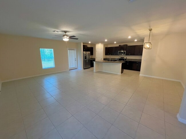 Building Photo - 50% Off First Month’s Rent! Spacious 5-Bed...