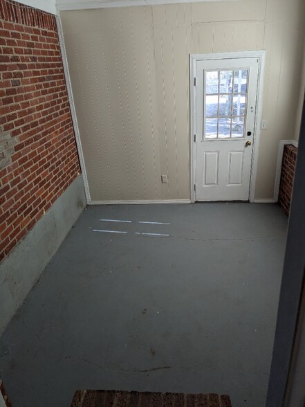 Building Photo - 1561 Repoll Rd