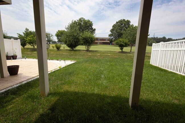 Building Photo - Charming 3 Bedroom/2.5 Bathroom in Bel Air, MD!