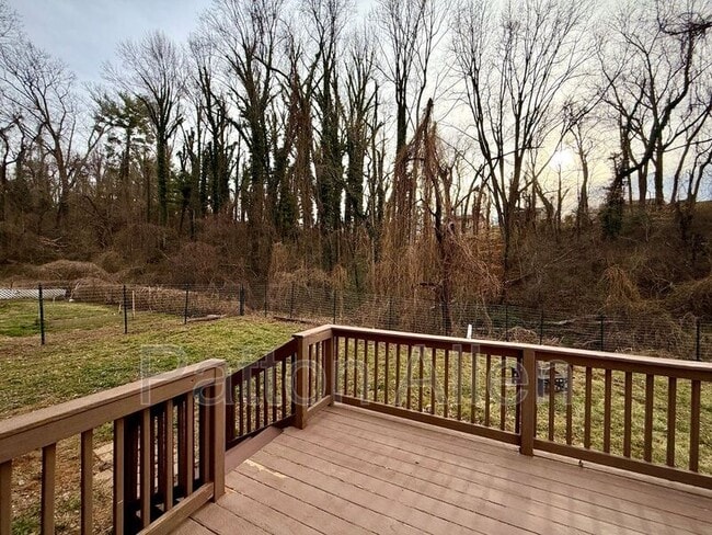 Building Photo - 17 Cole St