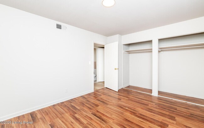 Building Photo - 2515 Brownsboro Rd