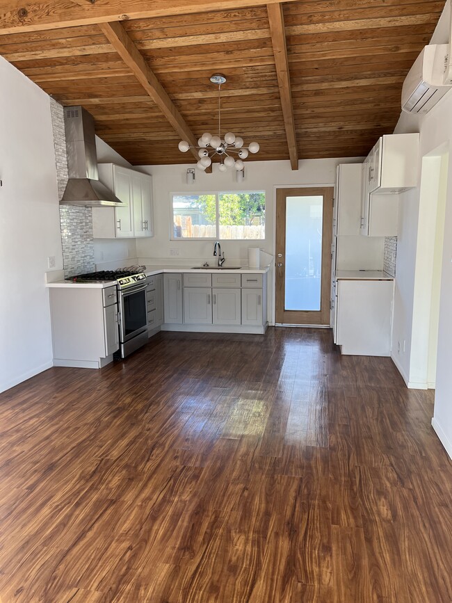 Building Photo - 21621 DuPont St