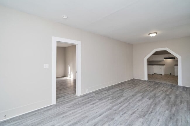 Building Photo - STUNNINGLY REMODELED • SUPER SPACIOUS • WON’T LAST LONG!