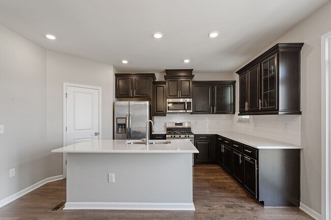Building Photo - Spacious 4 Bedroom Townhome in Wake Forest!