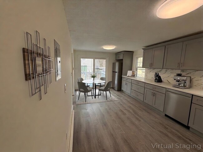 Building Photo - 1328 East St