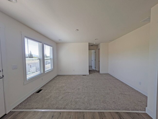 Building Photo - 6656 Pentz Rd