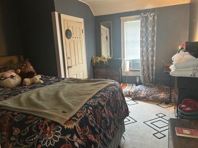 Building Photo - 410 Cascadilla St