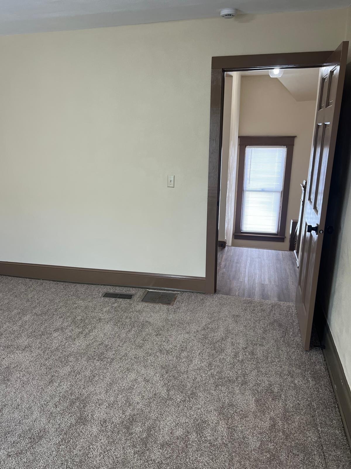 Building Photo - 858 9th St