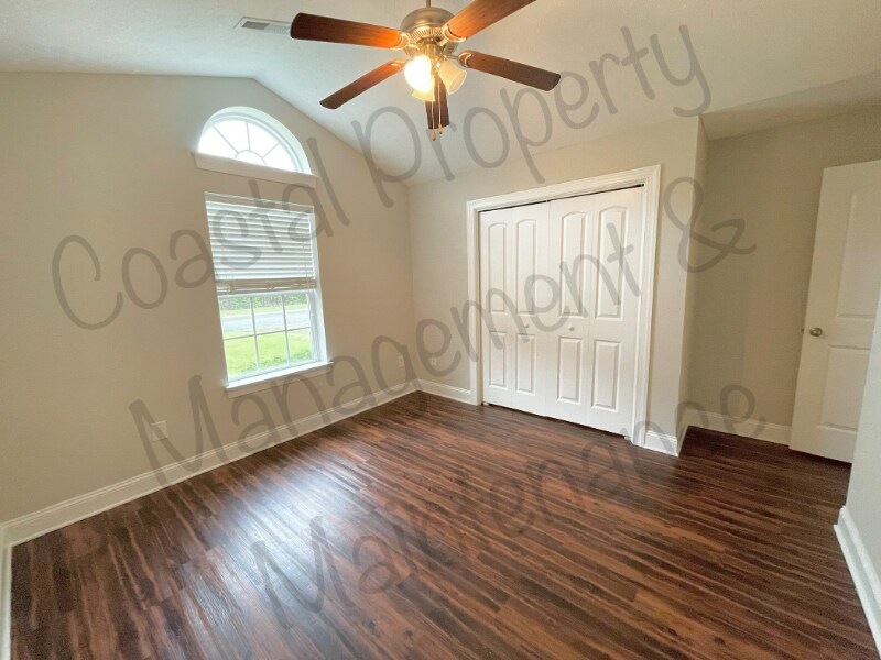 Building Photo - 879 Summer Mist Dr