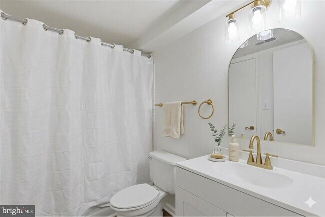 Building Photo - 502 Brighton Pl