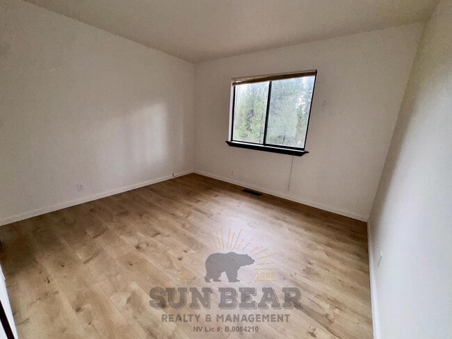 Building Photo - 1033 Tomahawk Trail