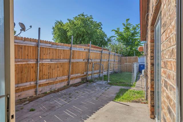 Building Photo - 1418 Butterfield Dr