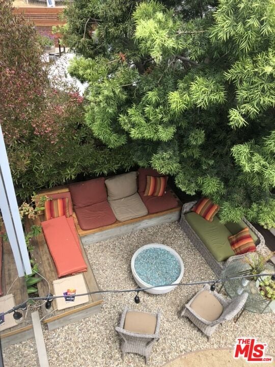 Building Photo - 737 Broadway St