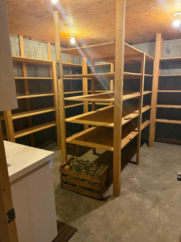 Building Photo - 9342 Sumas Rd