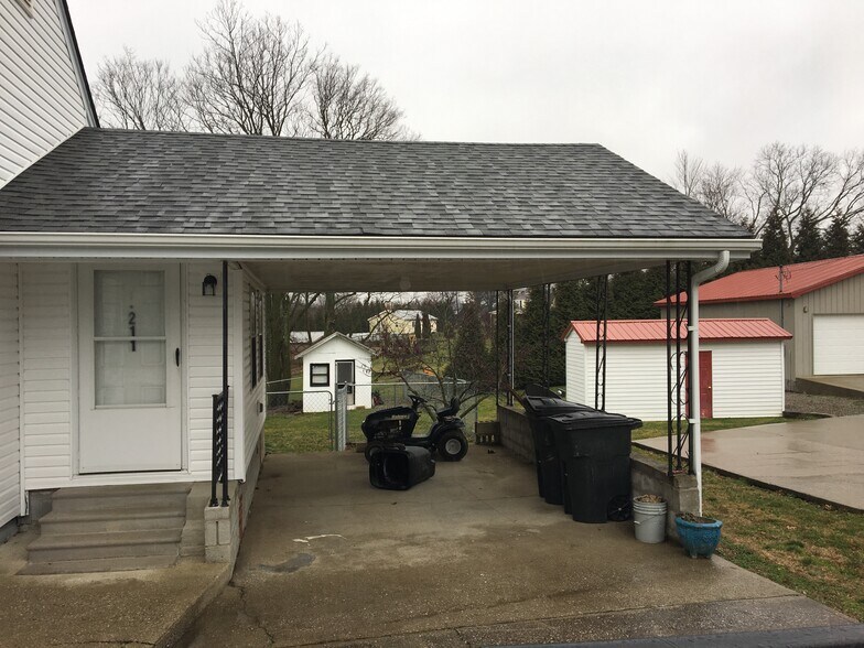 Building Photo - 211 Ecton Rd