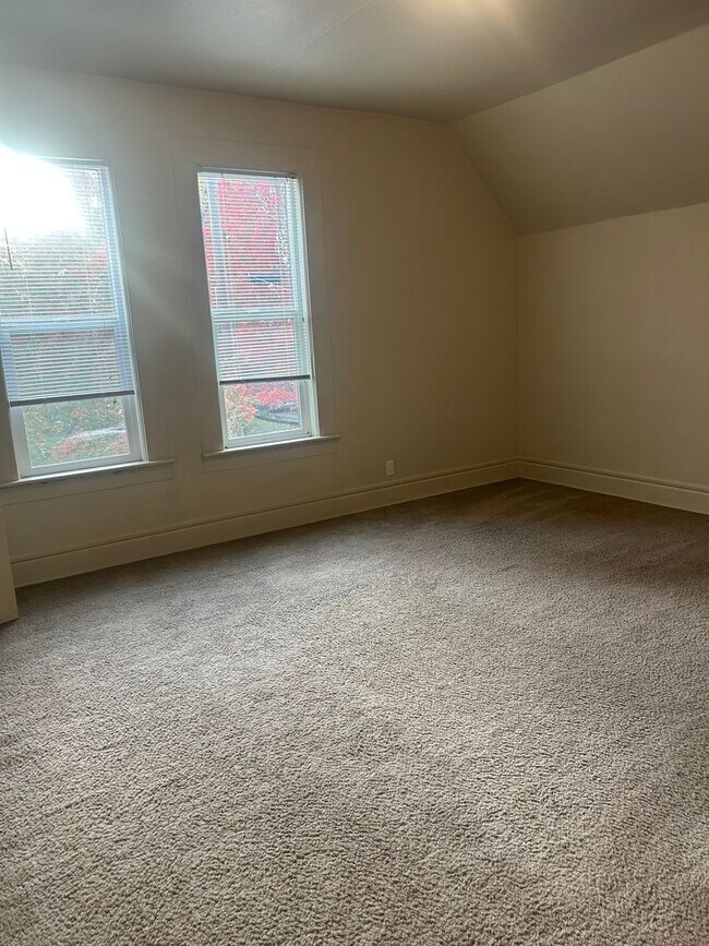 Building Photo - (488) 15th Street Apartments - 1 Bedroom /...
