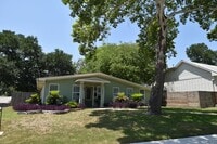 Building Photo - Charming Highland Village Home with Guest ...