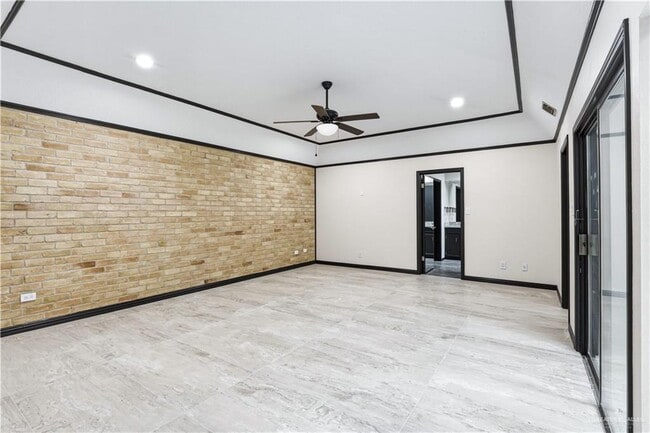 Building Photo - 21 Toronto Ave