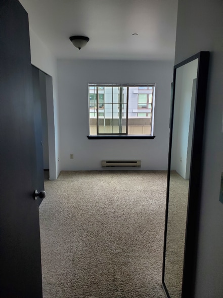 Building Photo - 1125 E Olive St