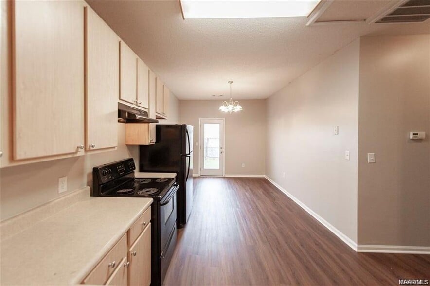 Building Photo - 133 Pine Meadows Cir