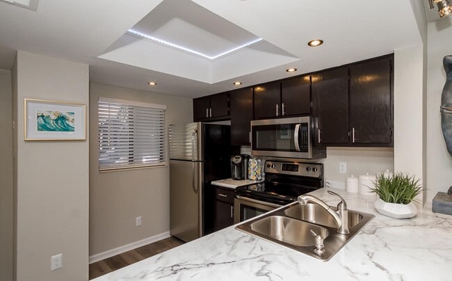 Building Photo - 1002 Windsong Cir