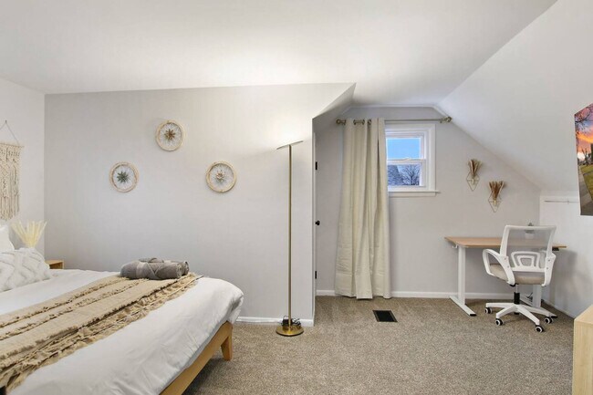 Building Photo - 1104 Elizabeth St