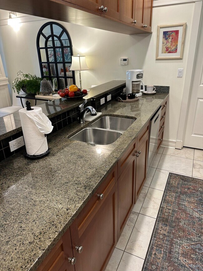 Building Photo - 1101 Sawgrass Ct