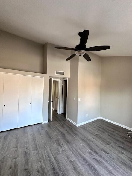 Building Photo - 4901 E Kelton Ln