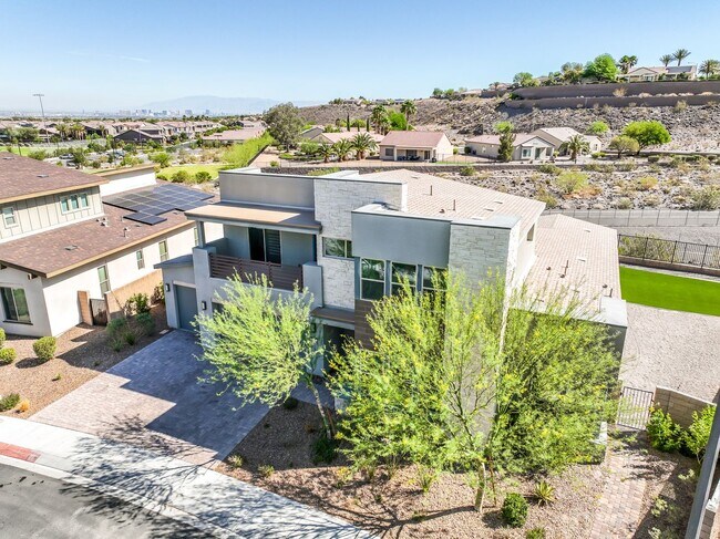 Building Photo - Luxury Living in Inspirada’s Gated Escala Community!