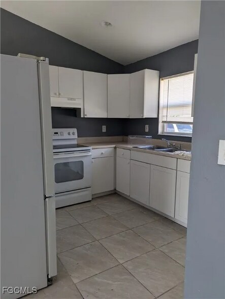 Building Photo - 2405 Mansfield Ave S