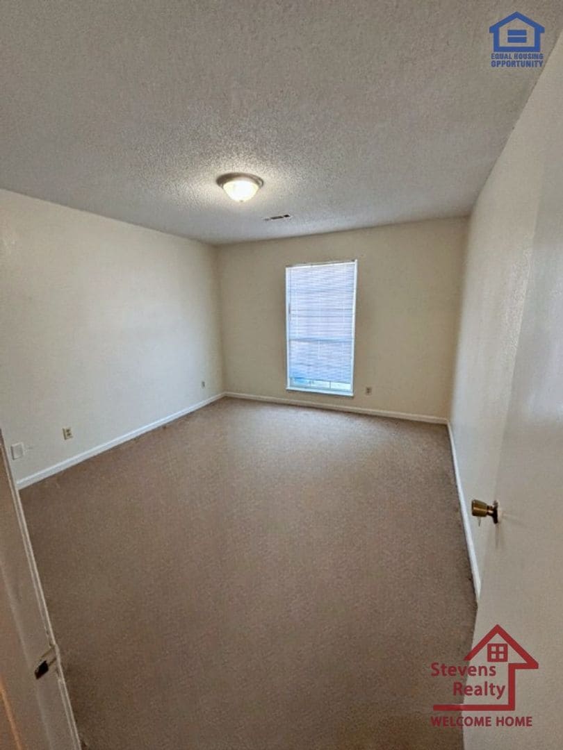 Building Photo - 459 Oriole Dr