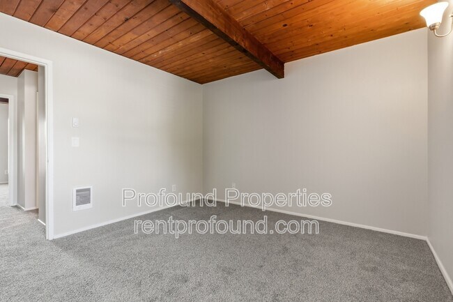 Building Photo - 6030 SW 130th Ave