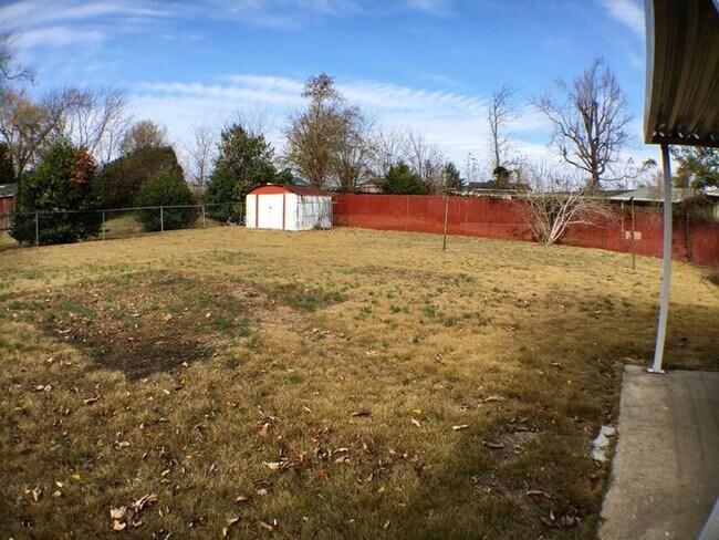 Building Photo - 151 Lenora Dr