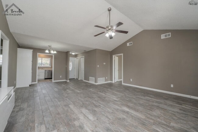 Building Photo - 4825 Colleen Dr