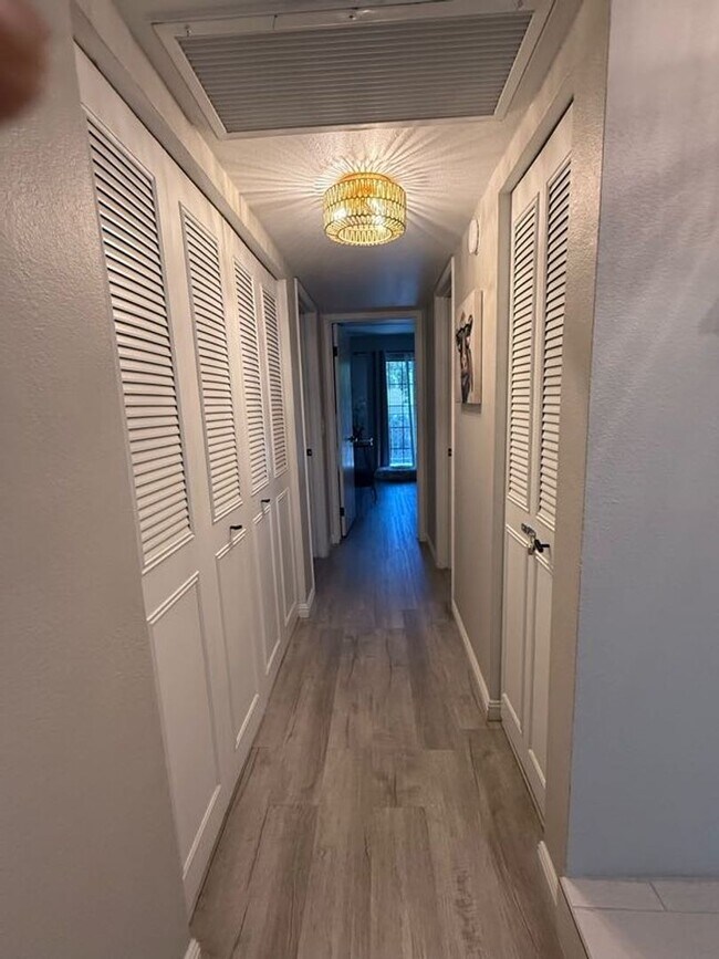 Building Photo - Beautiful Marina View Condo