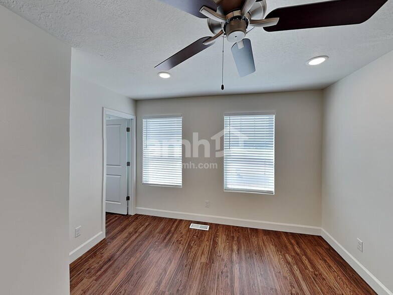 Building Photo - 6088 S Jordan Pkwy W