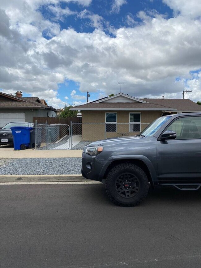 Building Photo - 910 S Lincoln Ave